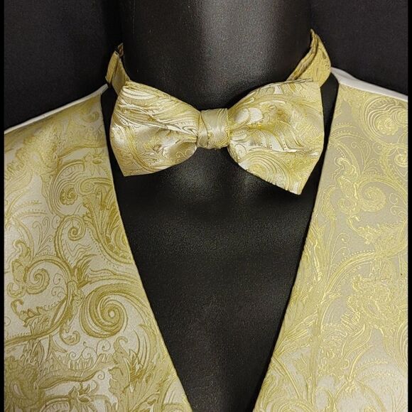 MEN'S CARDI INT. 3 PIECE FORMAL TUXEDO VEST & TIE - Picture 2 of 7